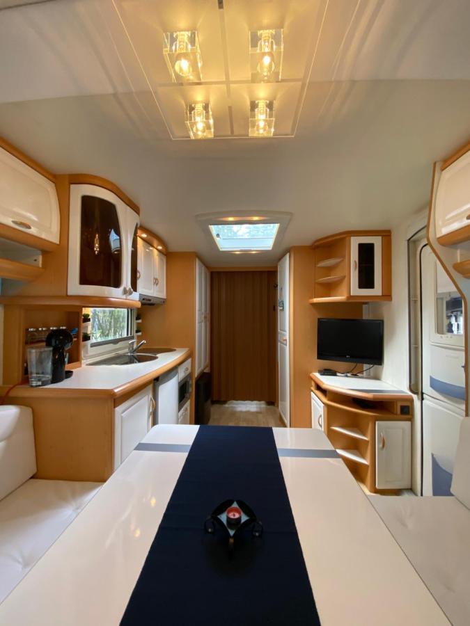 Отель Przyczepa Abordaz Na Campingu Kormoran Хель Экстерьер фото