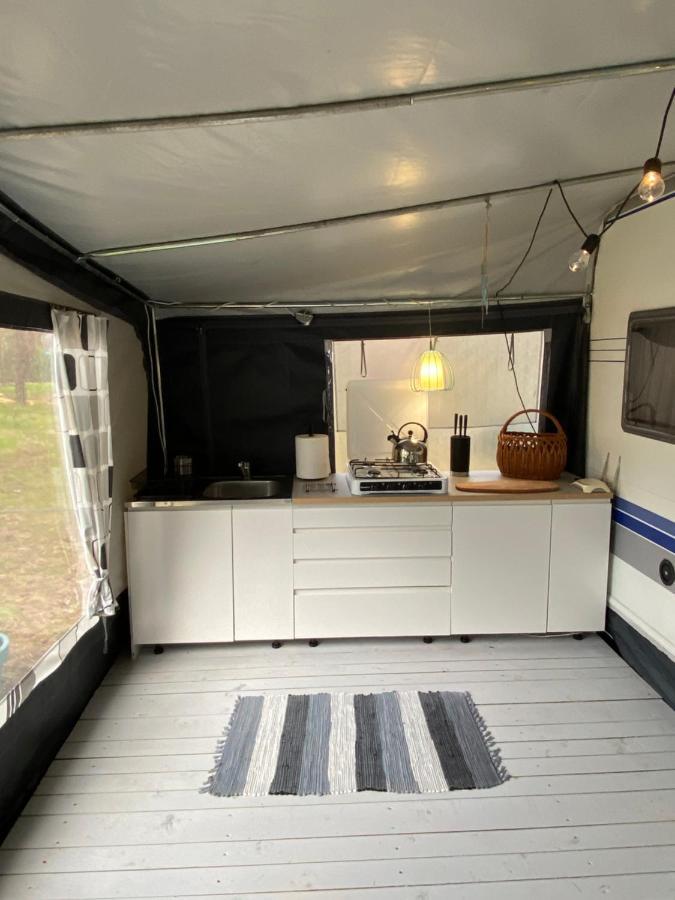 Отель Przyczepa Abordaz Na Campingu Kormoran Хель Экстерьер фото
