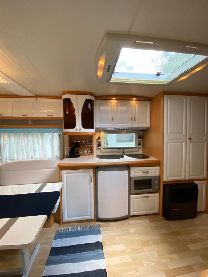 Отель Przyczepa Abordaz Na Campingu Kormoran Хель Экстерьер фото